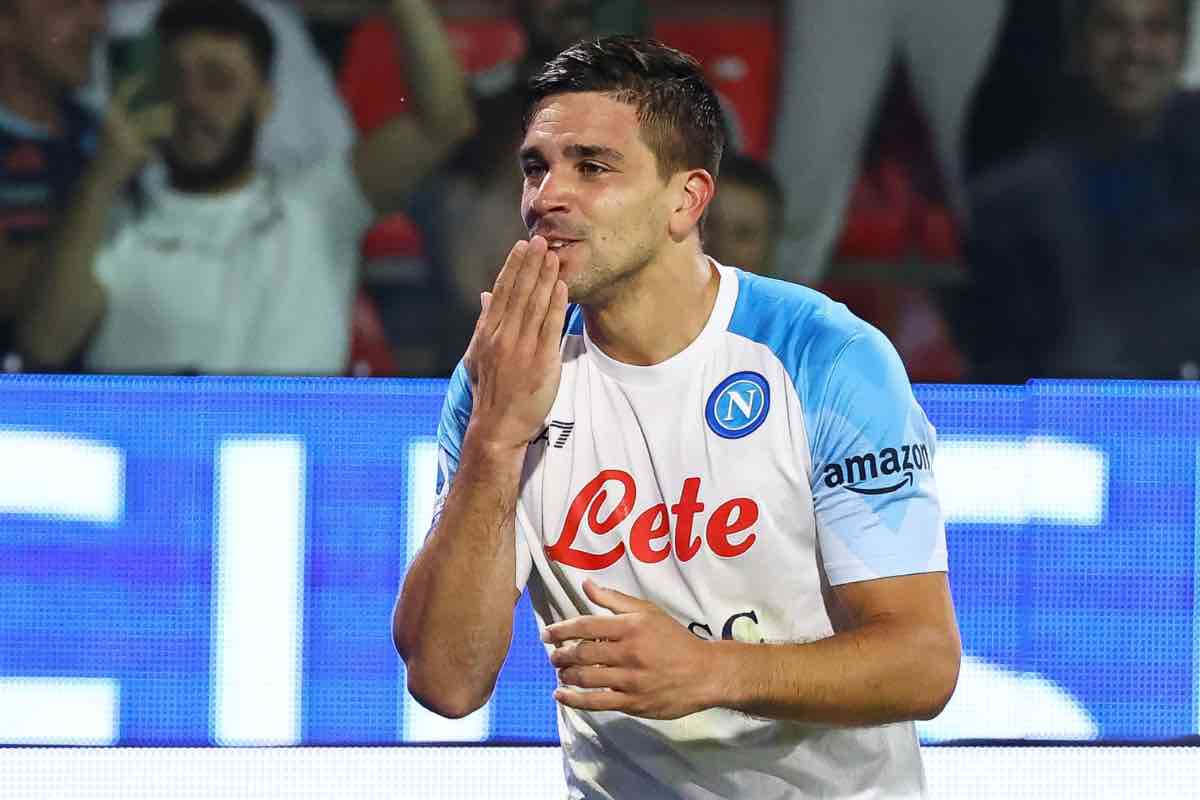 Simeone esulta dopo un gol