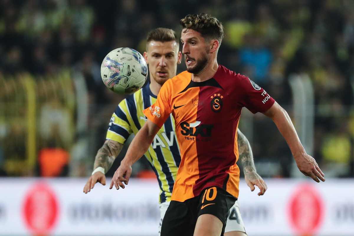 Offerta dall'Arabia per l'ex Napoli Dries Mertens
