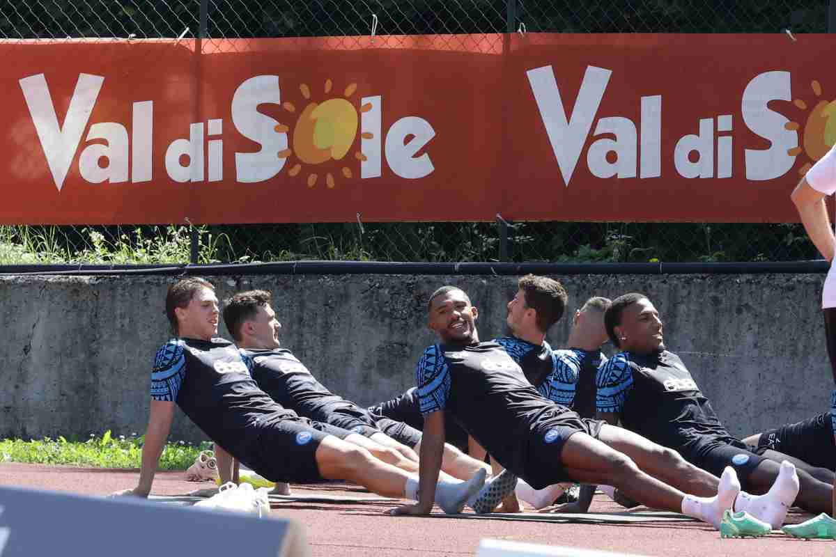 L'azzurro è in uscita, resta in Serie A