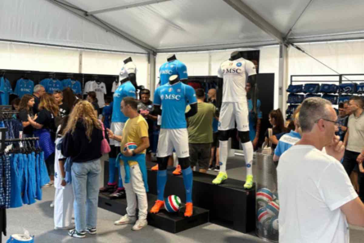 I prezzi del merchandising del Napoli