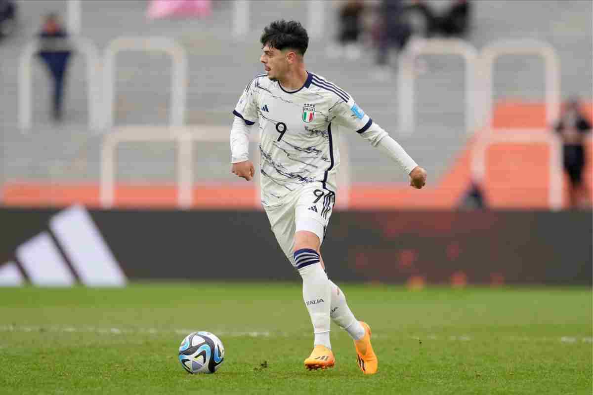 Ambrosino, nuova ipotesi: prestito in Europa