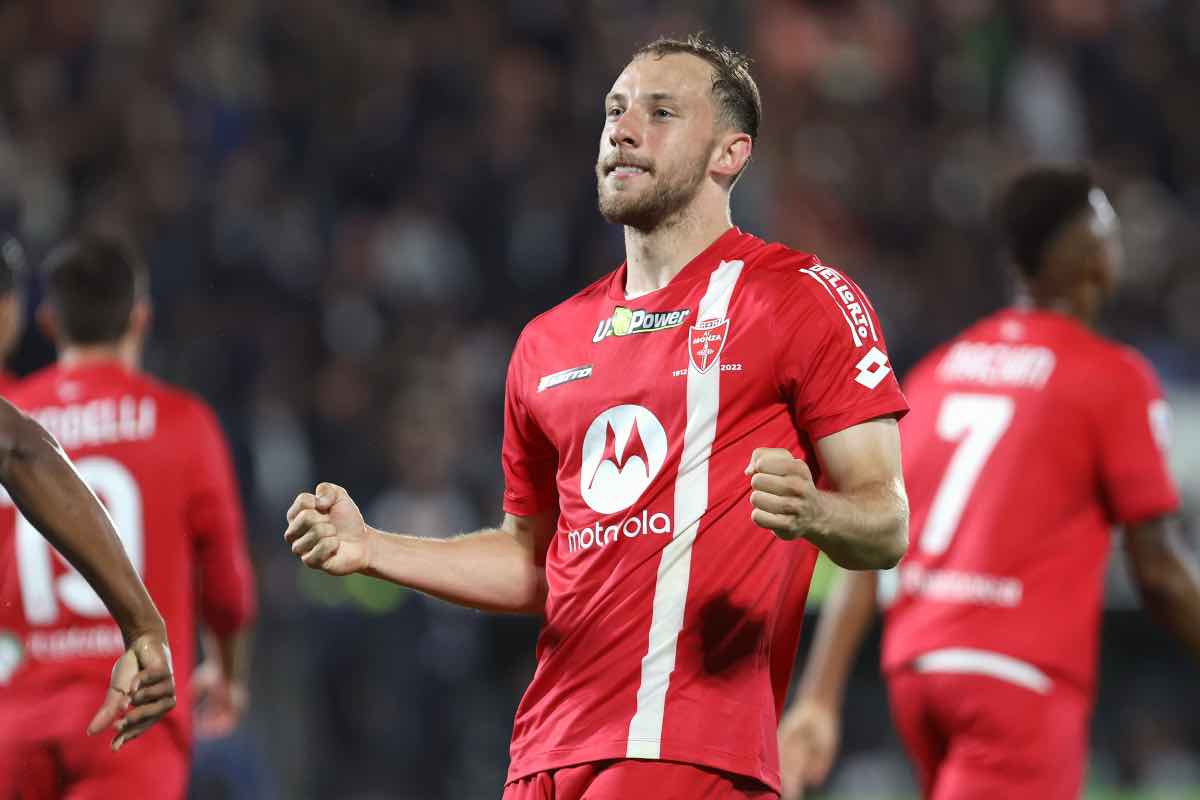 Carlos Augusto passa all'Inter