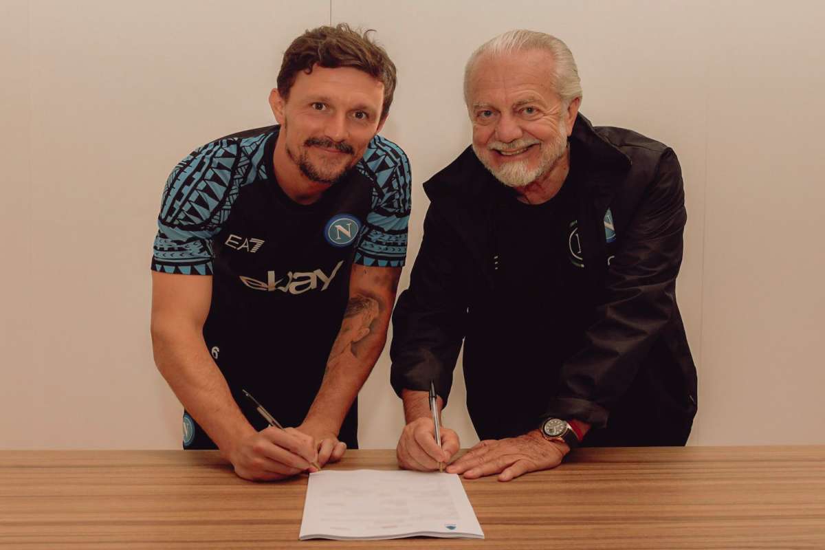 Mario Rui rinnova con il Napoli.: l'annuncio di De Laurentiis