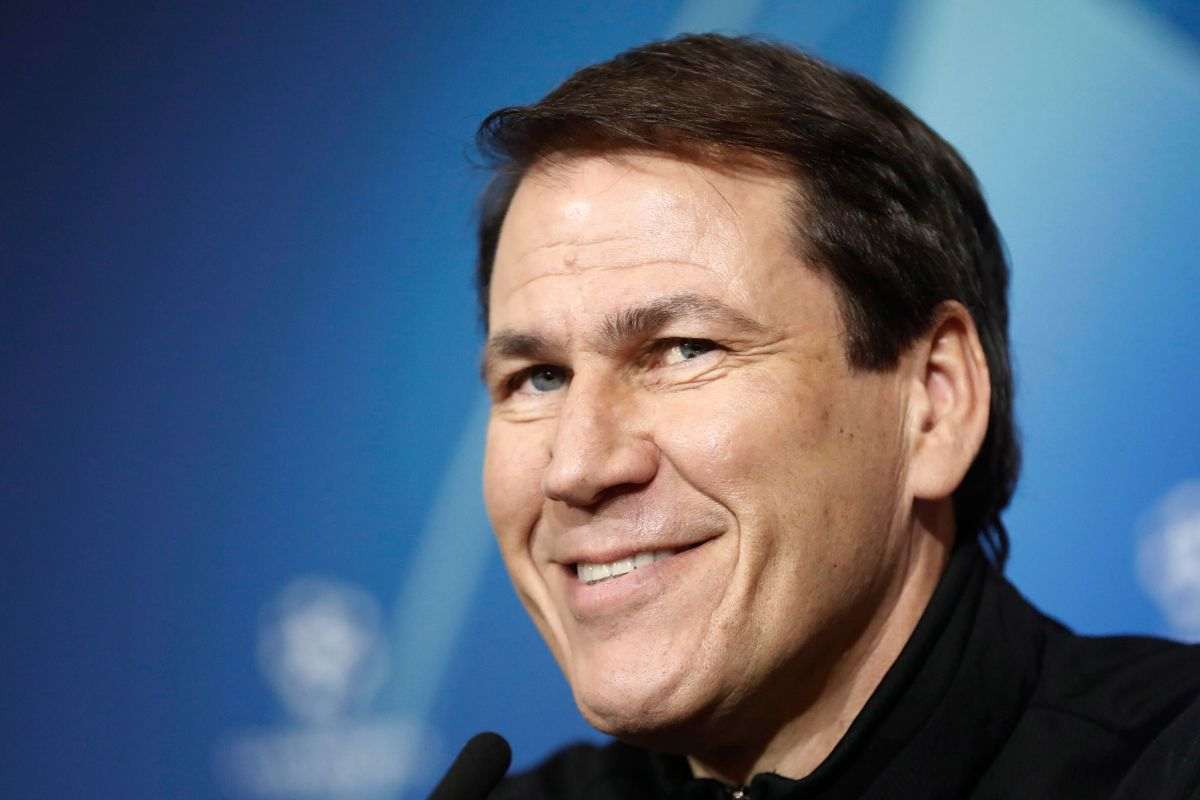 Napoli, la concorrenza si ritira e lascia via libera al colpo