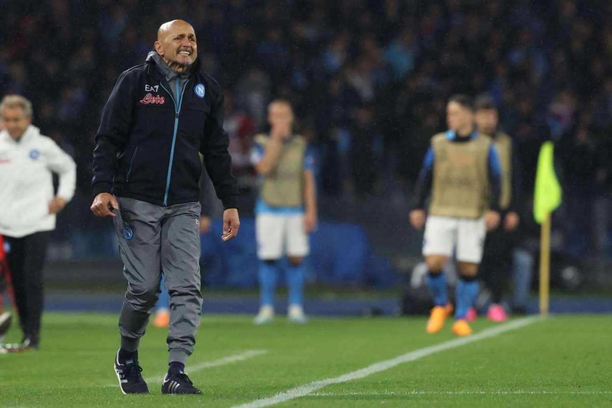 La nazionale italiana non è mai stata cosi "azzurra", oltre i giocatori e l'ex allenatore Spalletti , altri ex Napoli seguono il mister campione d'Italia. 