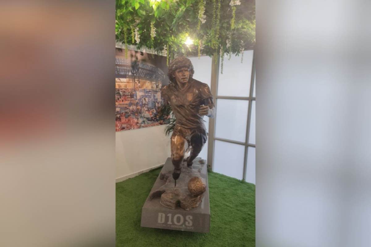 Statua Maradona: presentata l'opera di Sepe