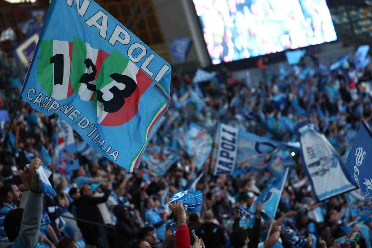 Tifosi del Napoli con la squadra