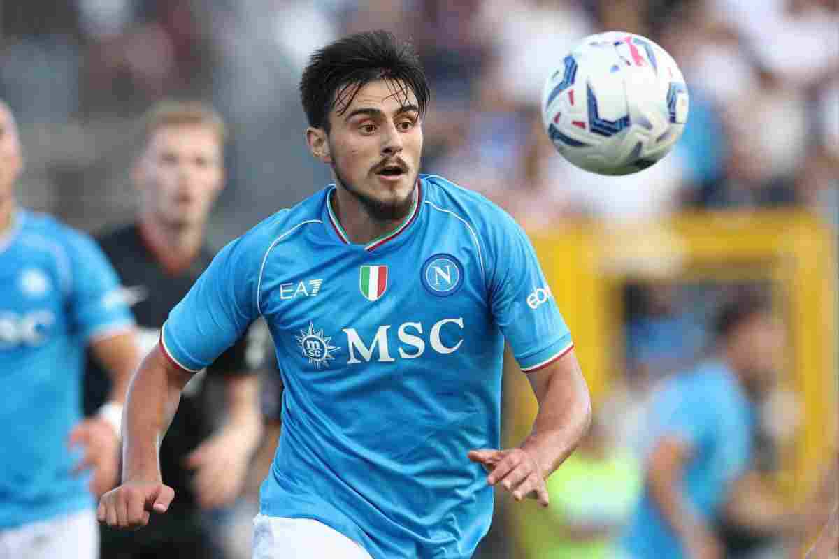 Elmas, nuovo ruolo ma il Napoli non gli fa spazio
