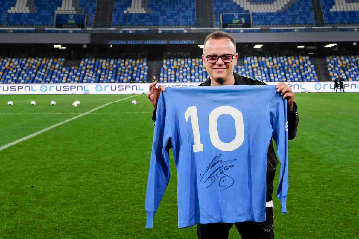 Grande gioia per Gigi D'Alessio, festeggiano i fan