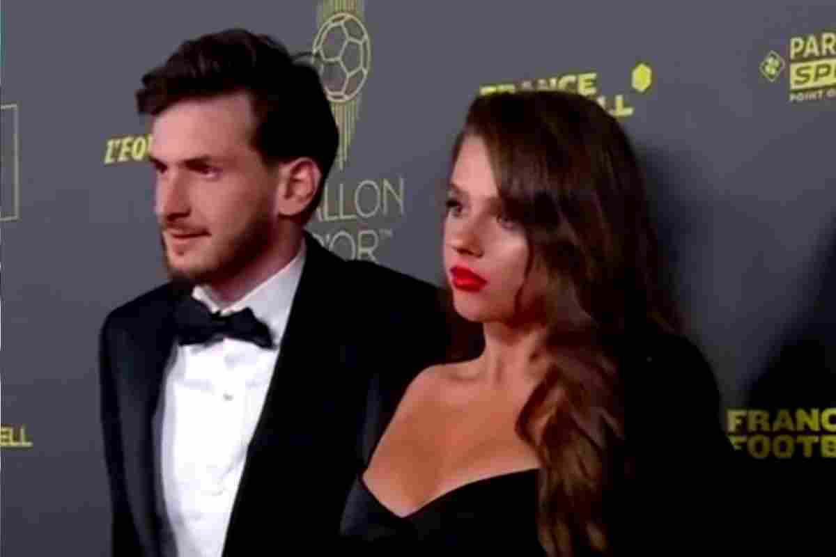 Kvaratskhelia parla alla cerimonia del Pallone d'Oro