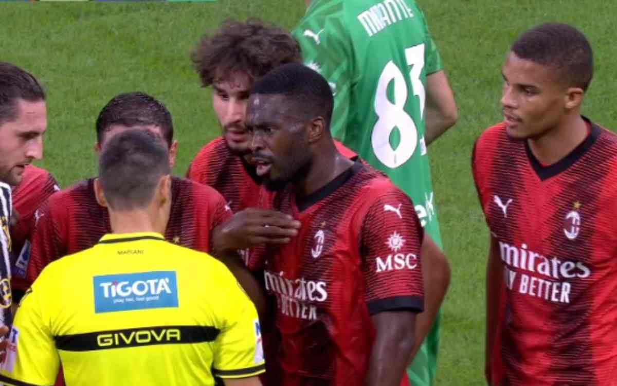 Milan Thiaw espulso salta la partita con il Napoli