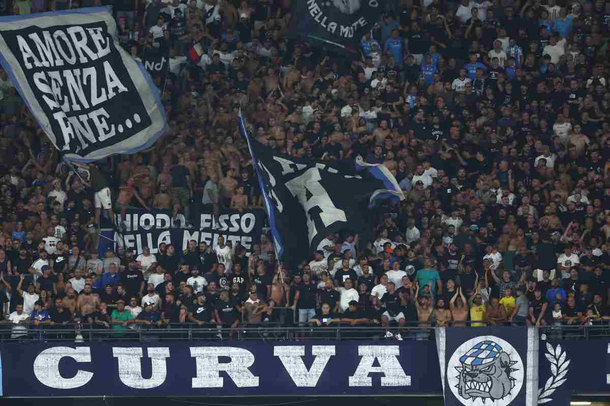 I tifosi del Milan lanciano un messaggio verso il Napoli