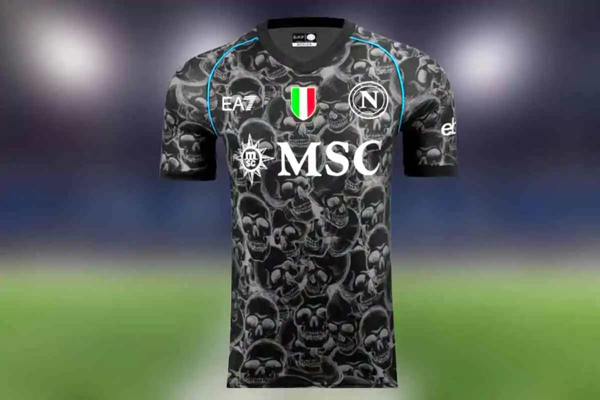 Napoli in campo con la nuova maglia contro la Fiorentina
