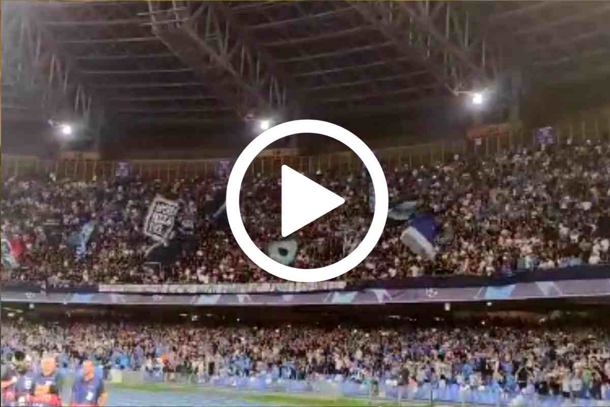 Stadio Maradona canta il coro per Diego