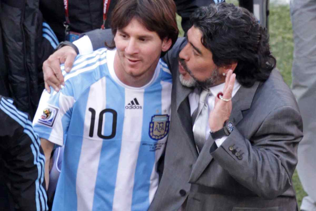 Messi fa gli auguri a Maradona