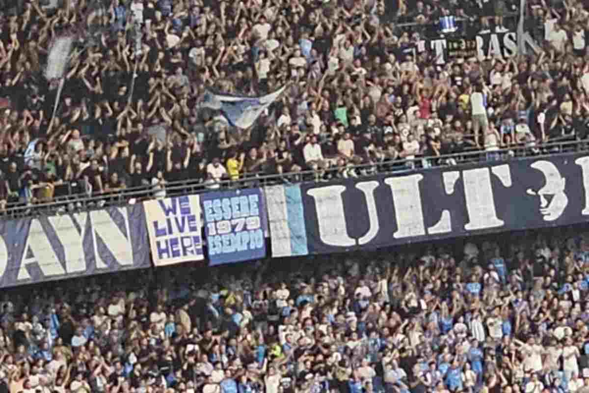 Tifosi spettacolari al Maradona dopo il match.