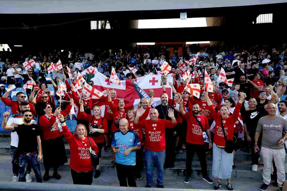 Tifosi georgiani al Maradona per Kvara