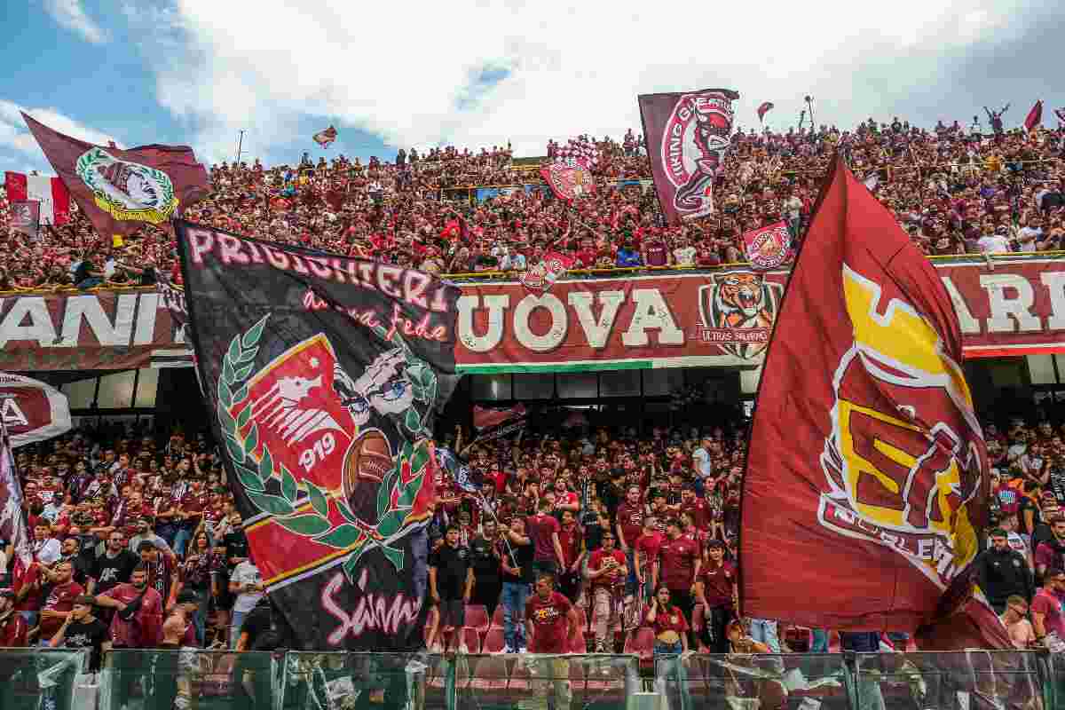 Tifosi della Salernitana all'Arechi