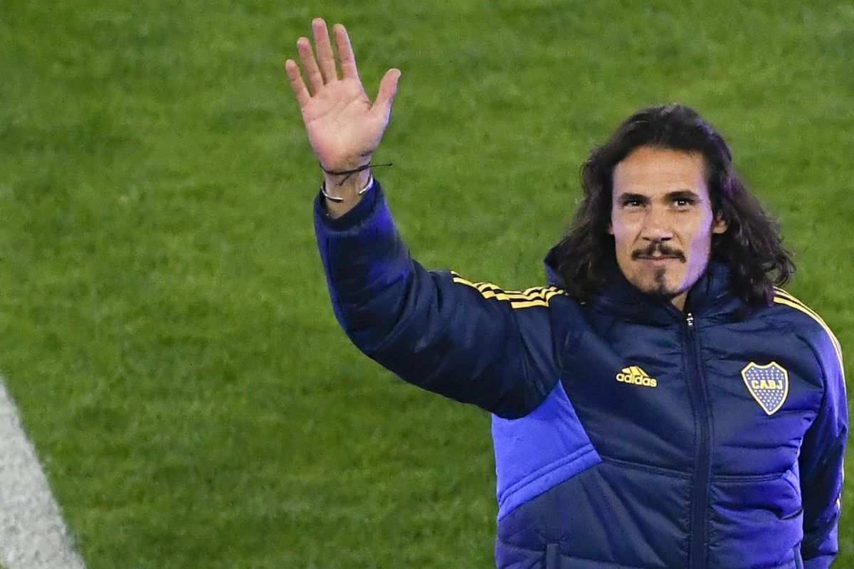 Cavani: gesto da brividi dell'attaccante