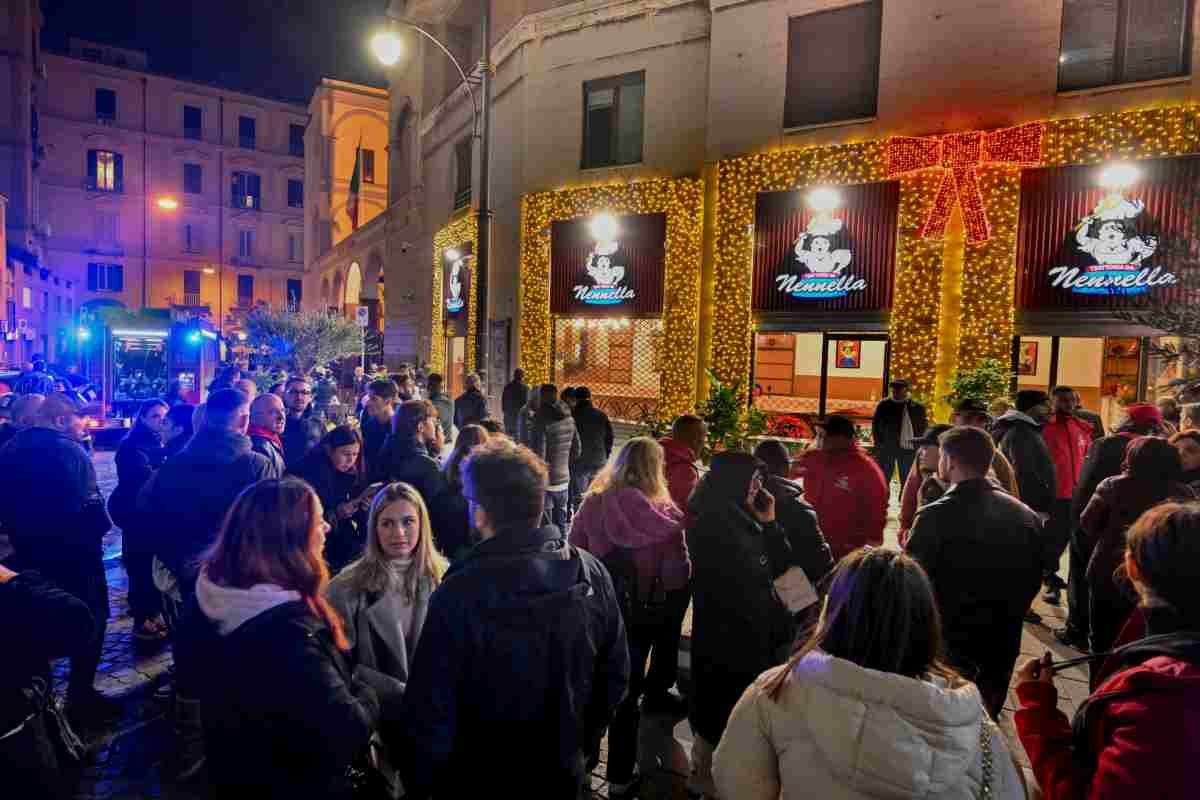 Problemi per Nennella durante l'inaugurazione