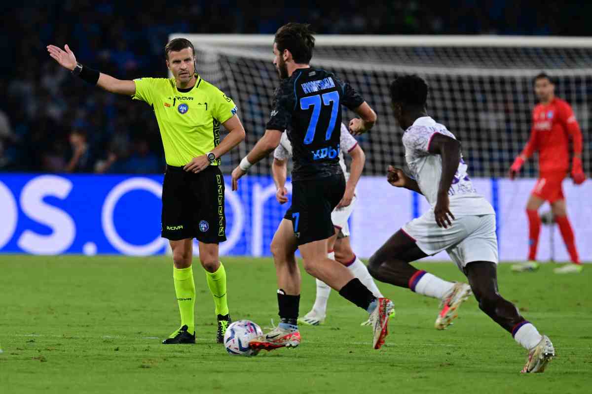 L'arbitro La Penna dirigerà Napoli Fiorentina