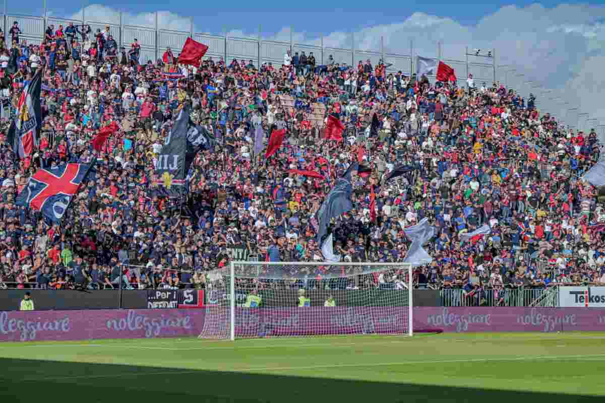 Cagliari-Napoli, s'infiamma il match: scontro sui social
