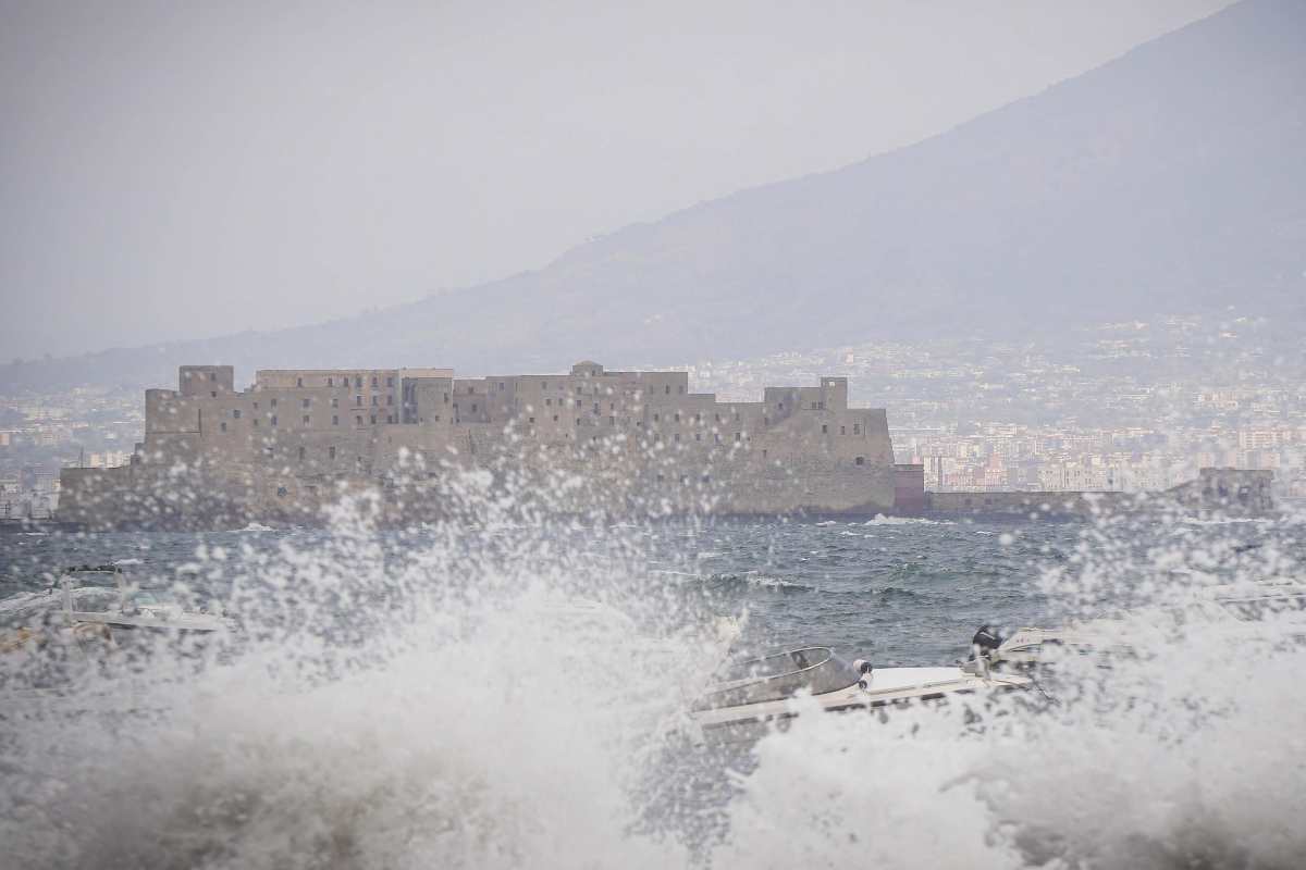 Allerta meteo a Napoli, le misure cautelative del Comune
