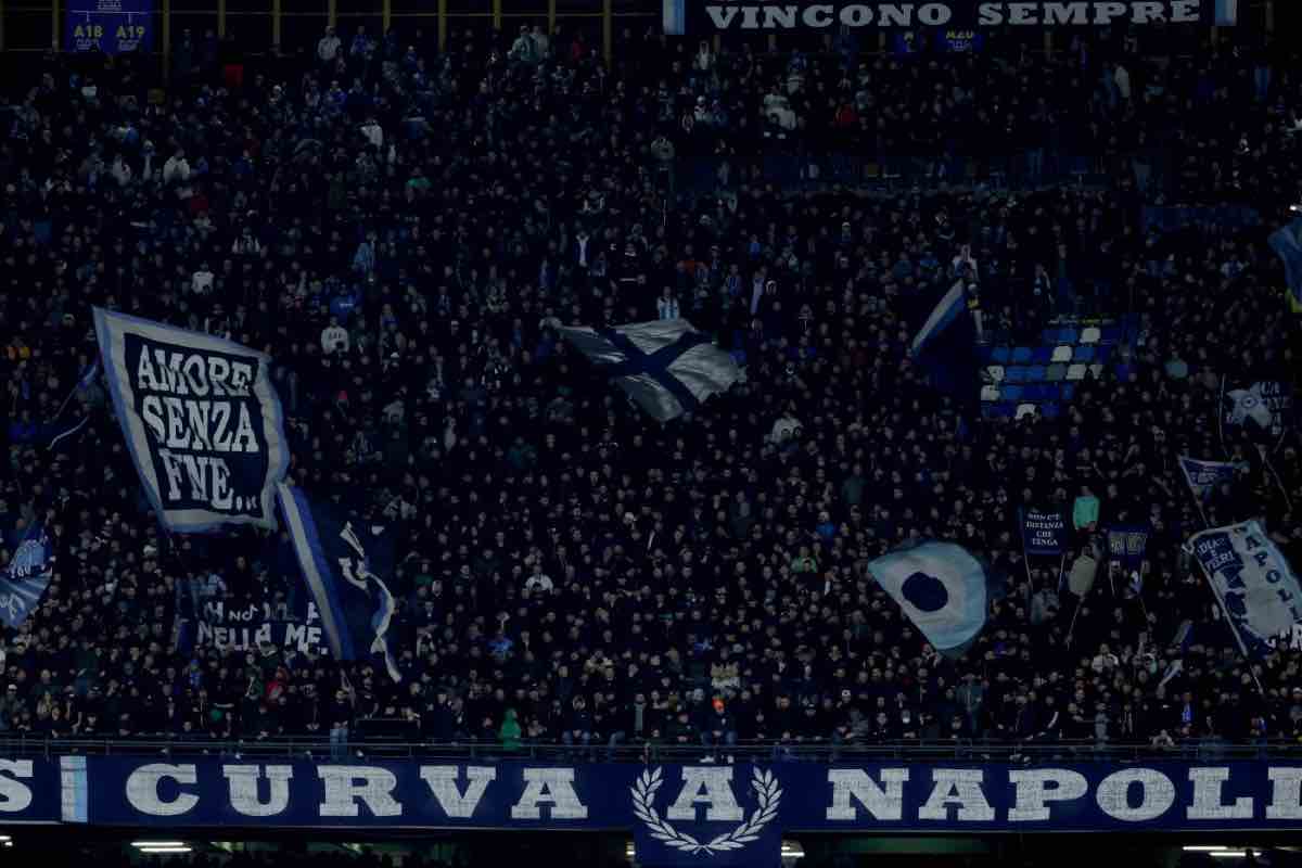 Impresionante el número de aficionados del Napoli presentes