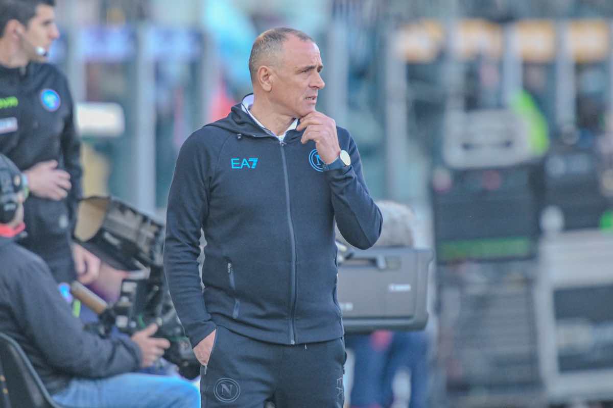 Gli chiedono del prossimo allenatore del Napoli: la risposta di Calzona è imperdibile
