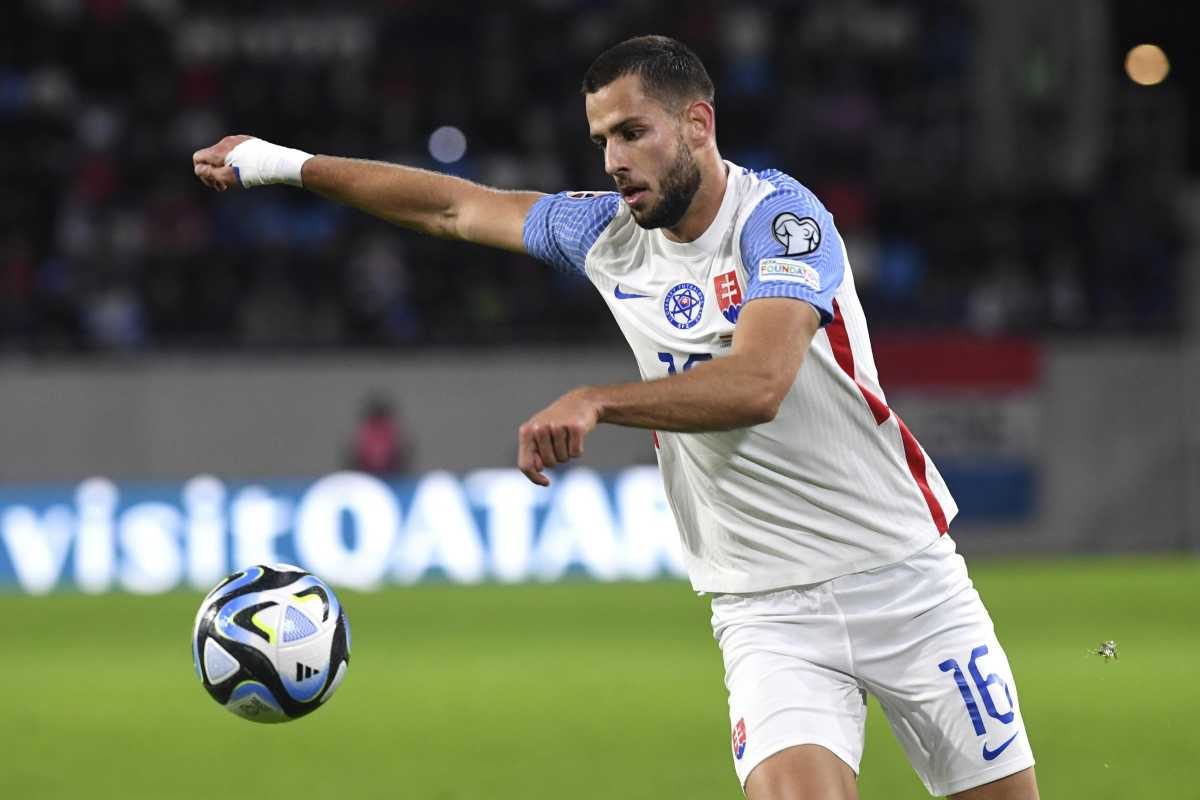 Sfida Napoli-Milan per Hancko: la richiesta del Feyenoord