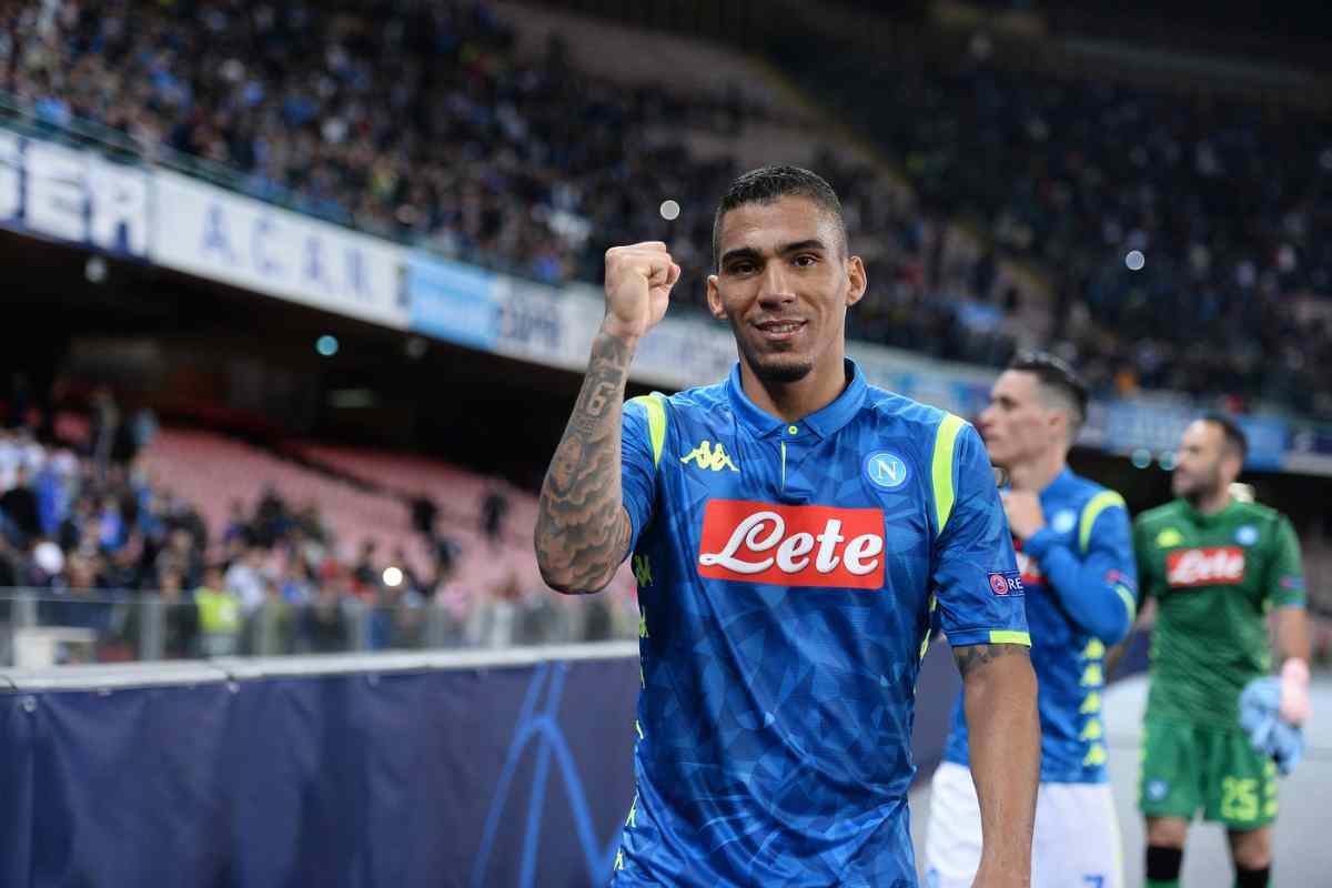 Allan vince la causa contro il Napoli: il club dovrà pagare l’ex azzurro, i dettagli