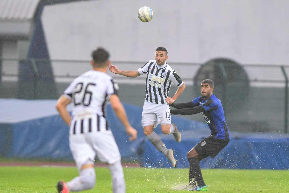 Mercato Napoli, l'agente del difensore annuncia "Stiamo parlando con gli azzurri"