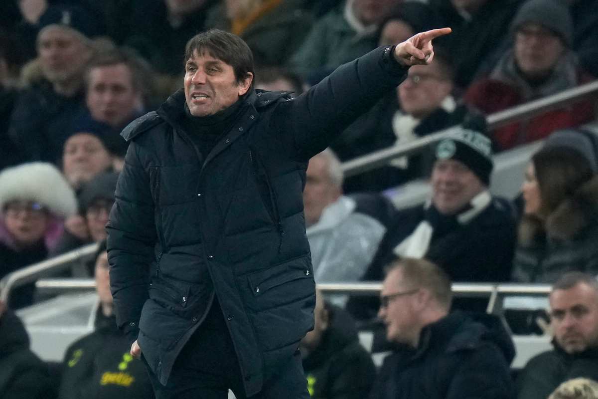 La scelta di Antonio Conte come prossimo allenatore divide la società: i dettagli