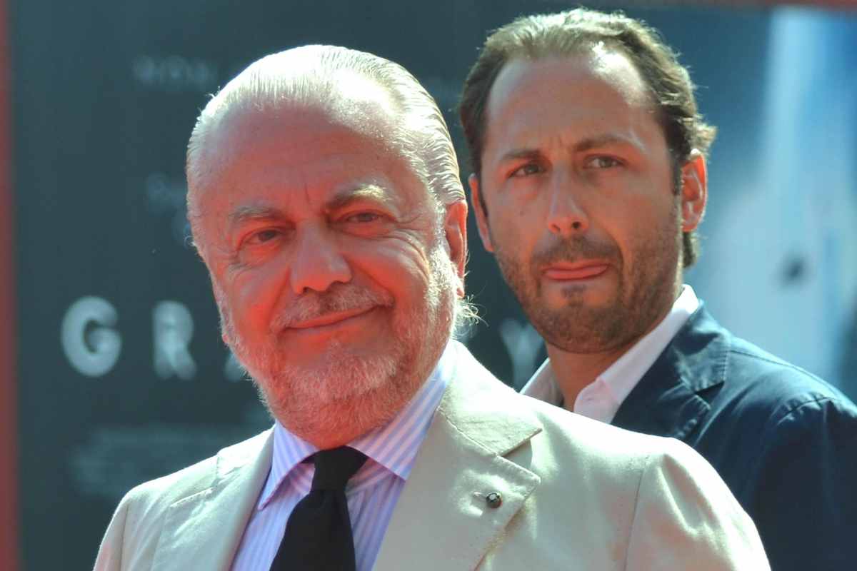 Protesta dei tifosi Bari contro De Laurentiis