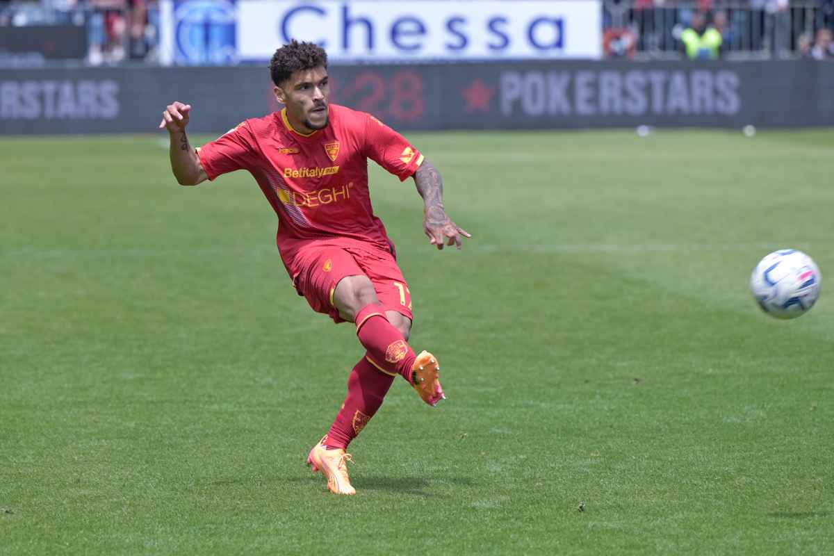 Il presidente del Lecce si espone sull'interesse del Napoli per Gendrey