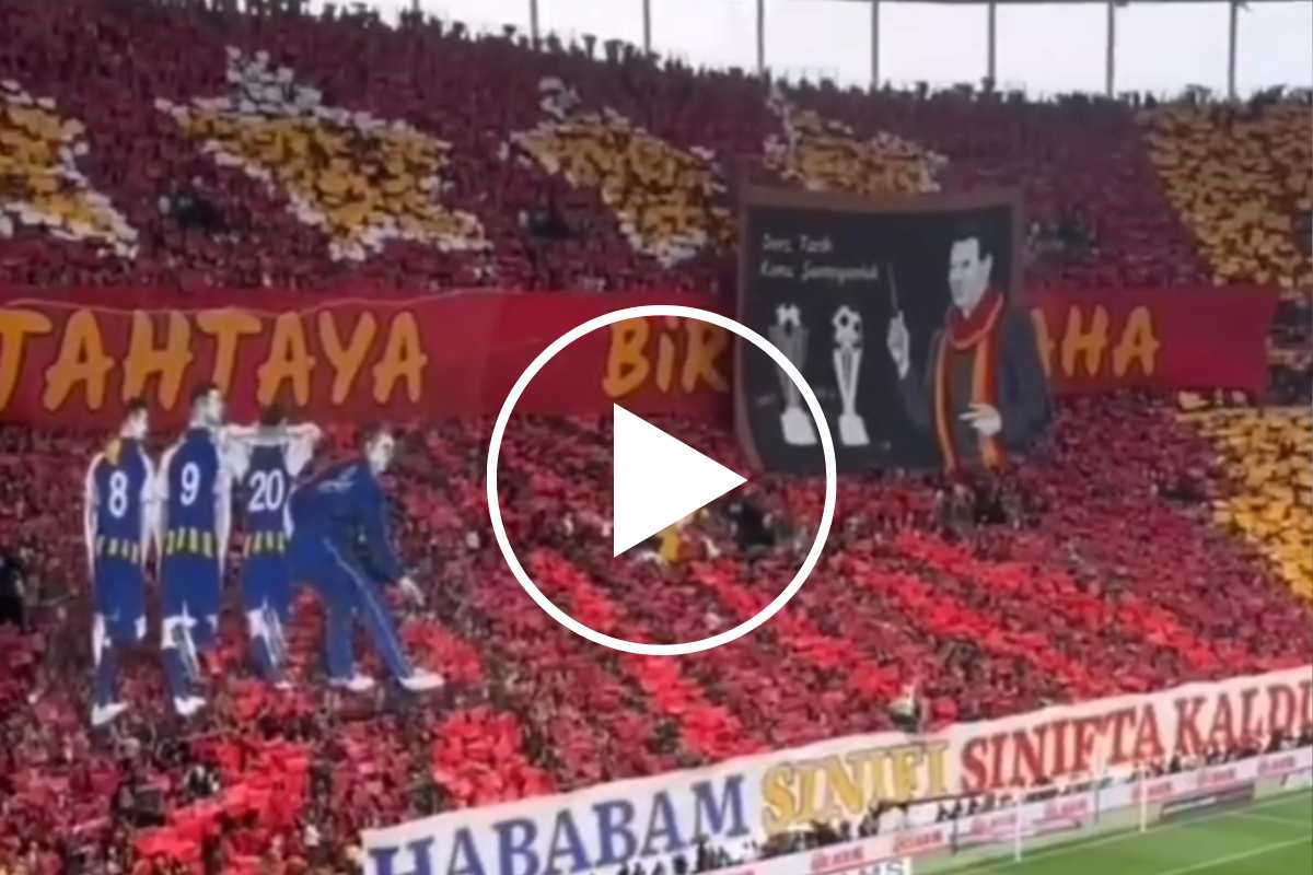 Mertens: coreografia dei tifosi del Galatasaray