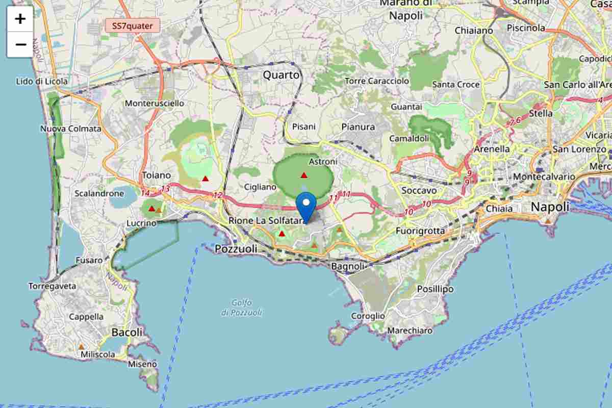 Paura a Napoli, forti scosse di terremoto: panico tra la gente