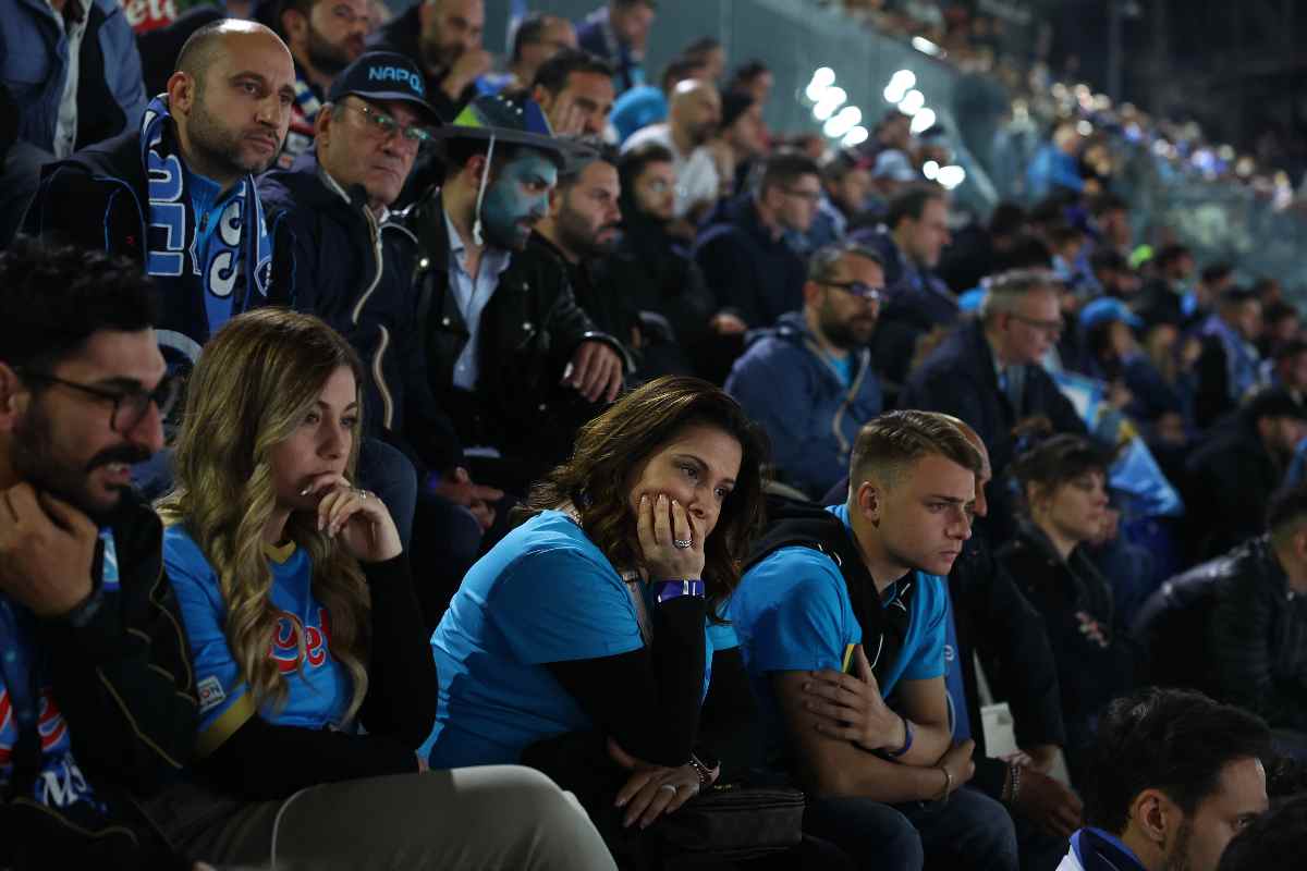 Calciomercato Napoli, sta già per sfumare il primo obiettivo per la difesa: tifosi gelati