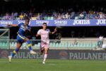 La Fiorentina cade a Verona, si accende la lotta Conference League: occasione per il Napoli