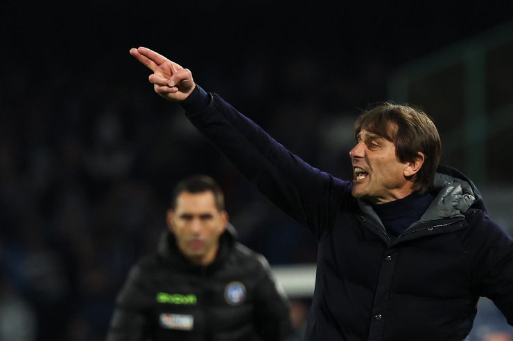 Conte dà indicazioni 