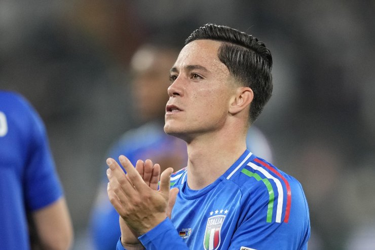 Raspadori con la maglia della Nazionale 