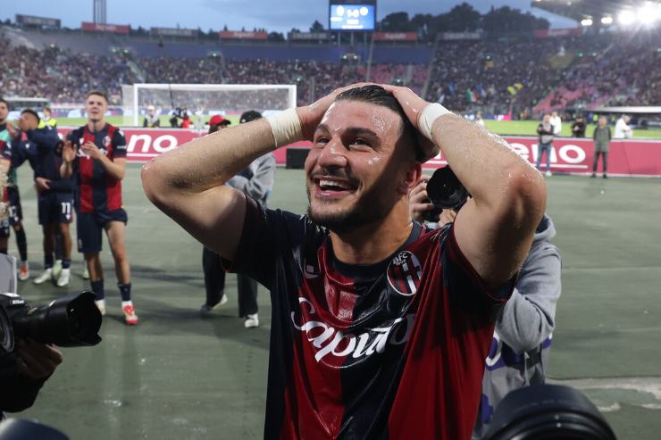 Orsolini incredulo dopo un gol 