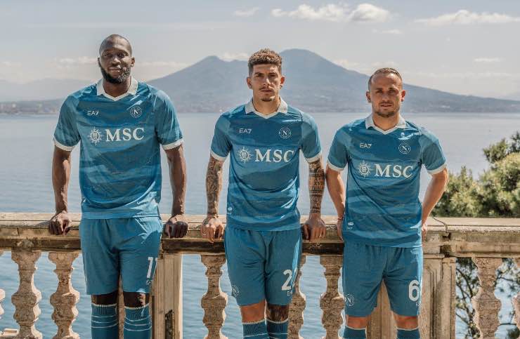 Nuova maglia Napoli: la presentazione della divisa dedicata a Partenope