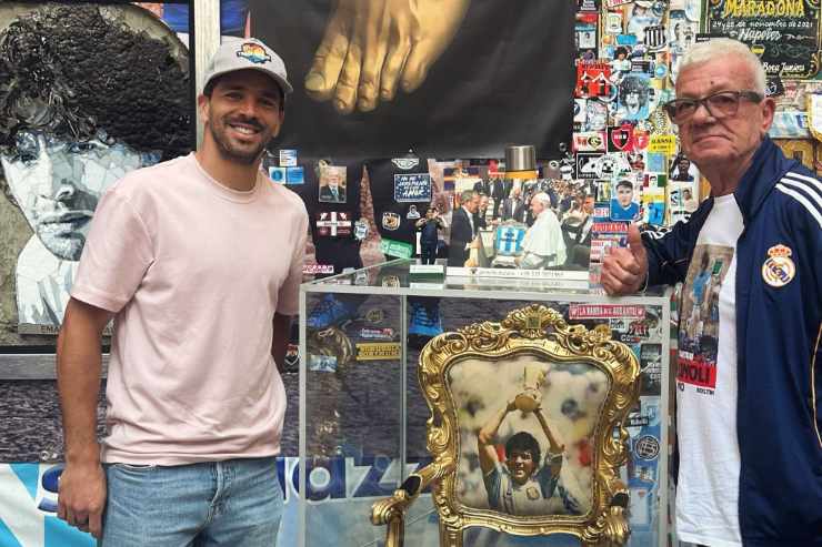 Simeone al Murales di Maradona