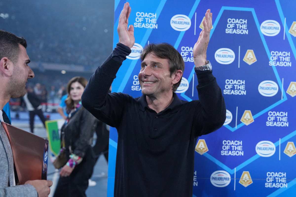 Conte festeggia lo scudetto del Napoli
