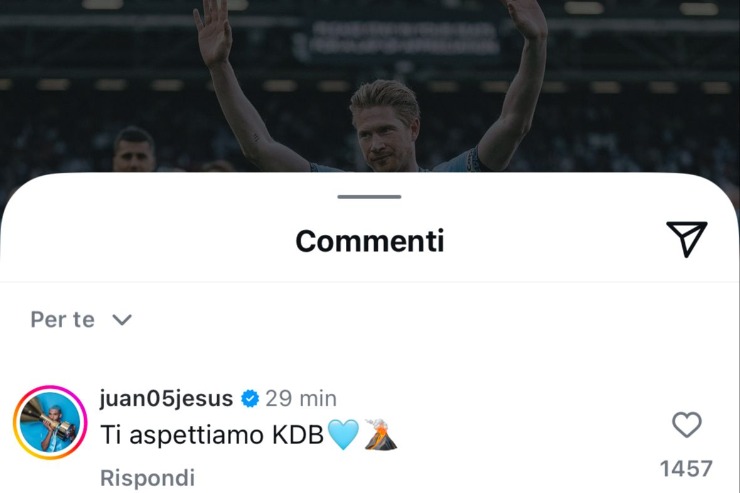 Juan Jesus accoglie De Bruyne 