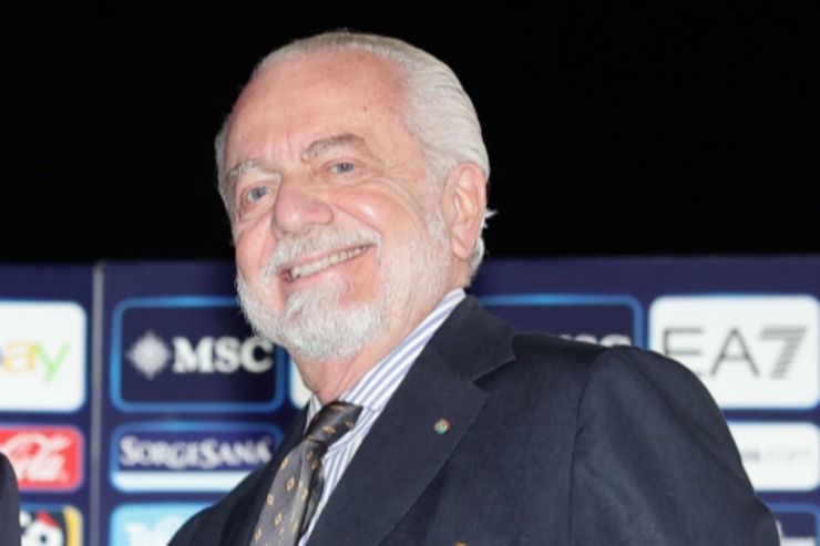 De Laurentiis sorride