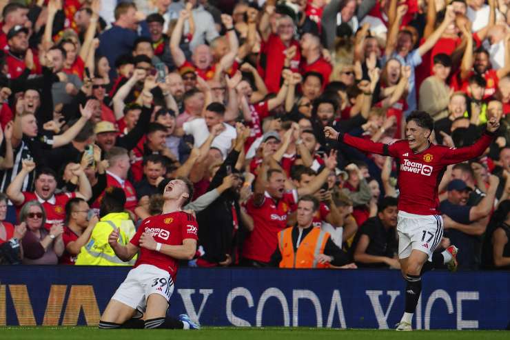 Garnacho esulta con McTominay al Manchester United