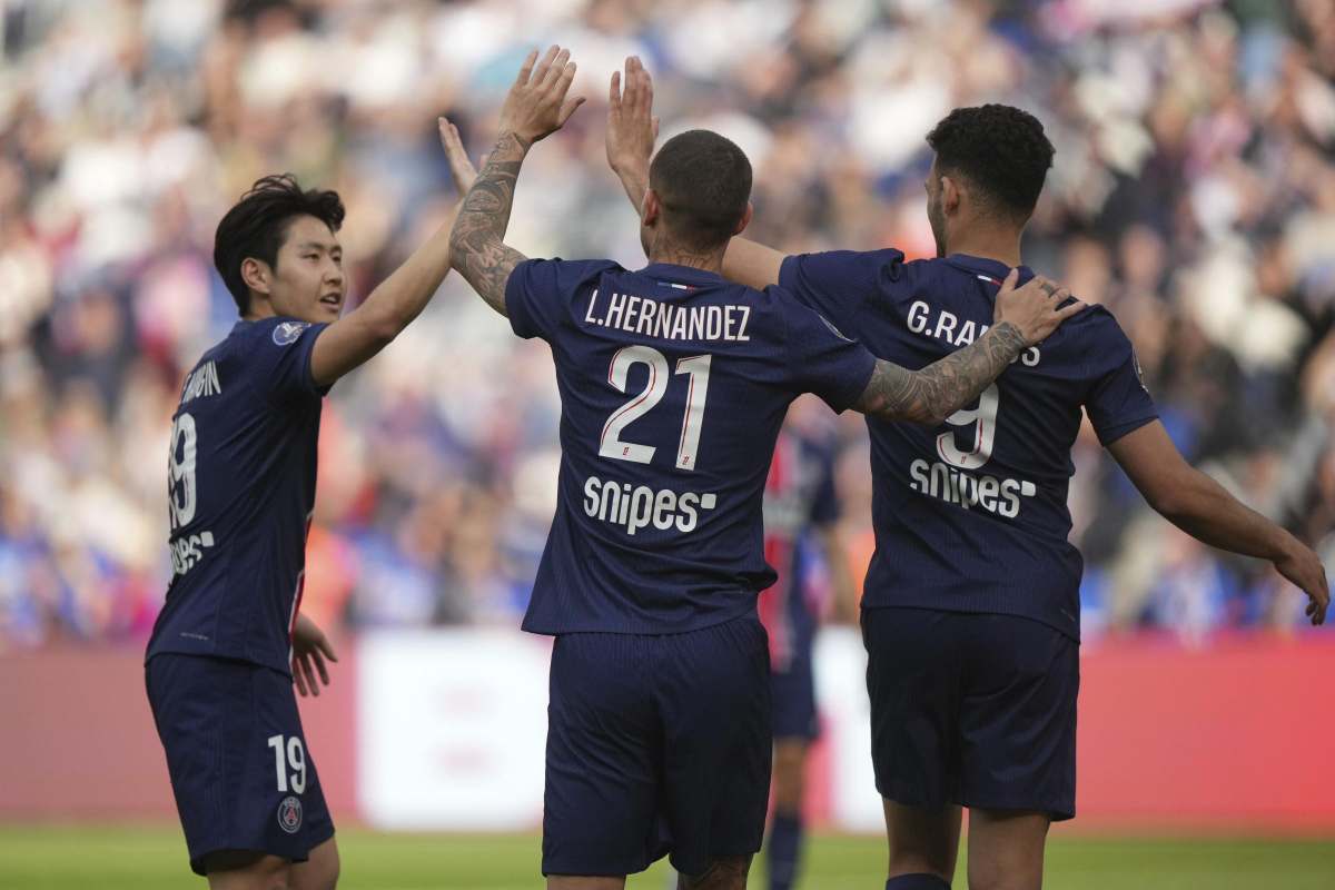 Il PSG esulta per il gol segnato