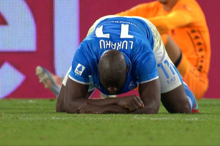 Napoli Genoa, la reazione di Lukaku dopo il gol di Raspadori